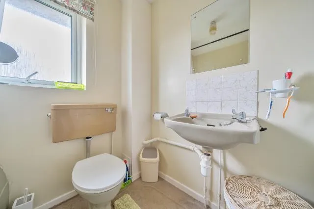 Braden Close, Aylesbury, HP21, photo 16