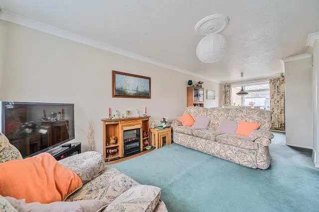 Braden Close, Aylesbury, HP21, photo 7