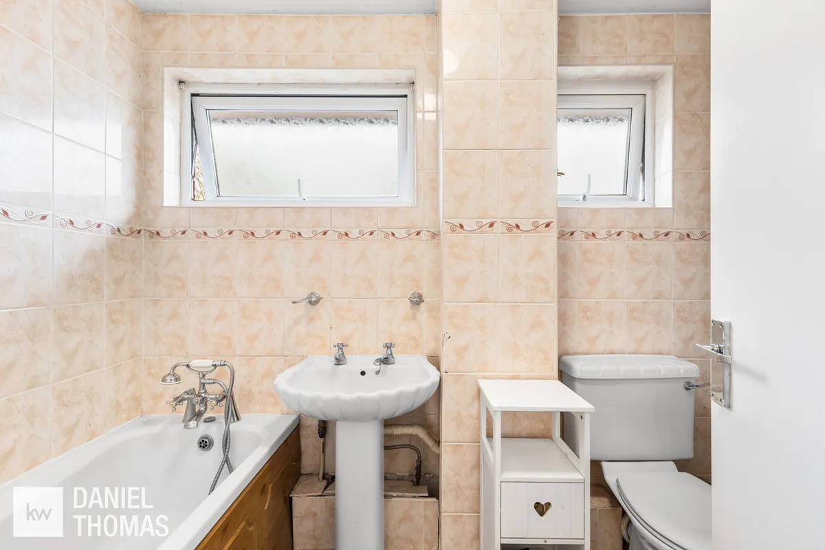 Daniel Thomas, Blackmore Court, EN9, photo 16