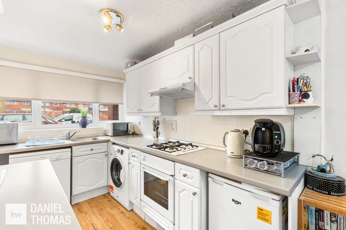 Daniel Thomas, Blackmore Court, EN9, photo 6