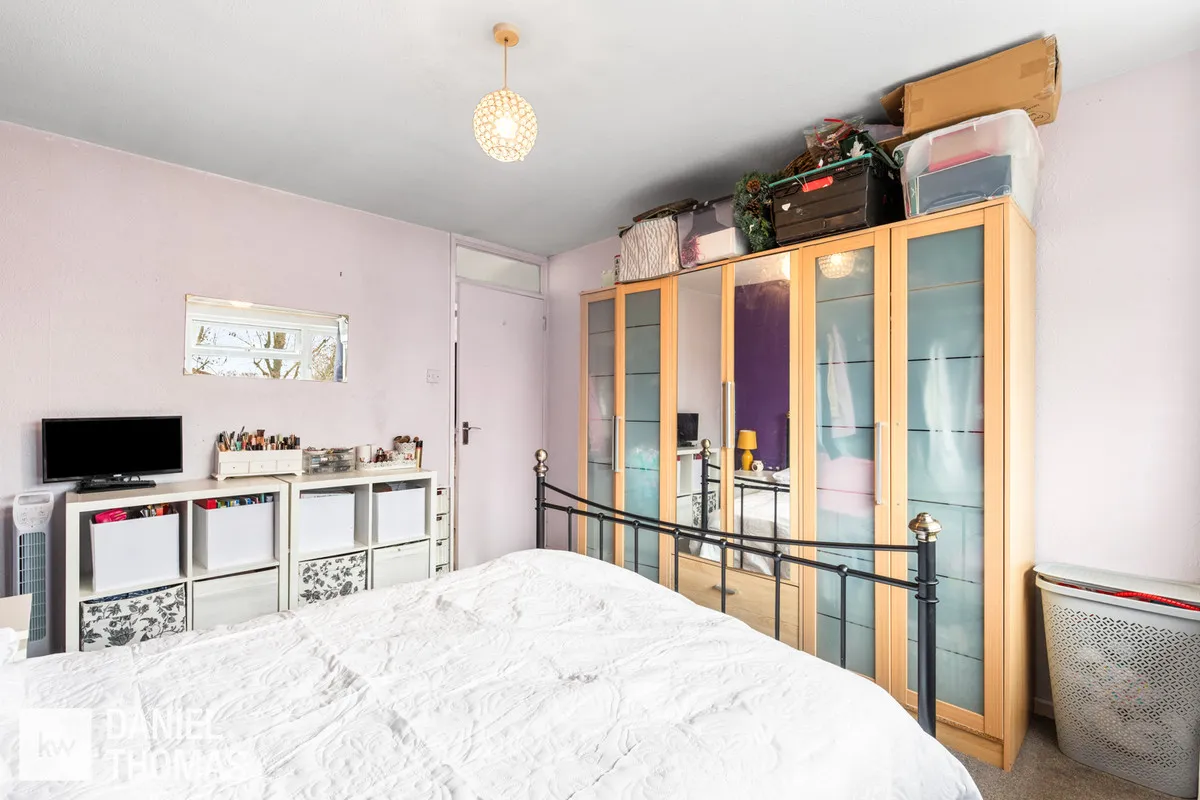 Daniel Thomas, Blackmore Court, EN9, photo 12
