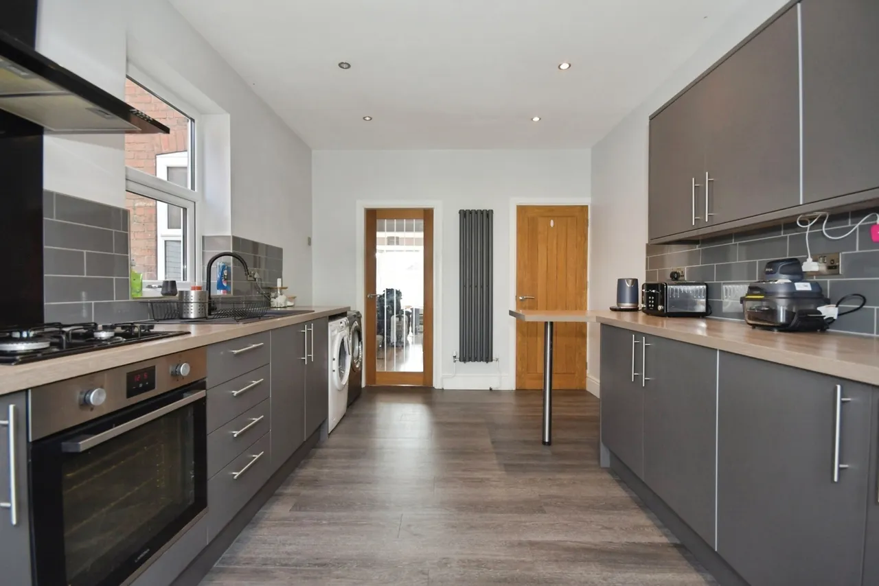 Brockwell Lane, Derbyshire, S40, photo 4