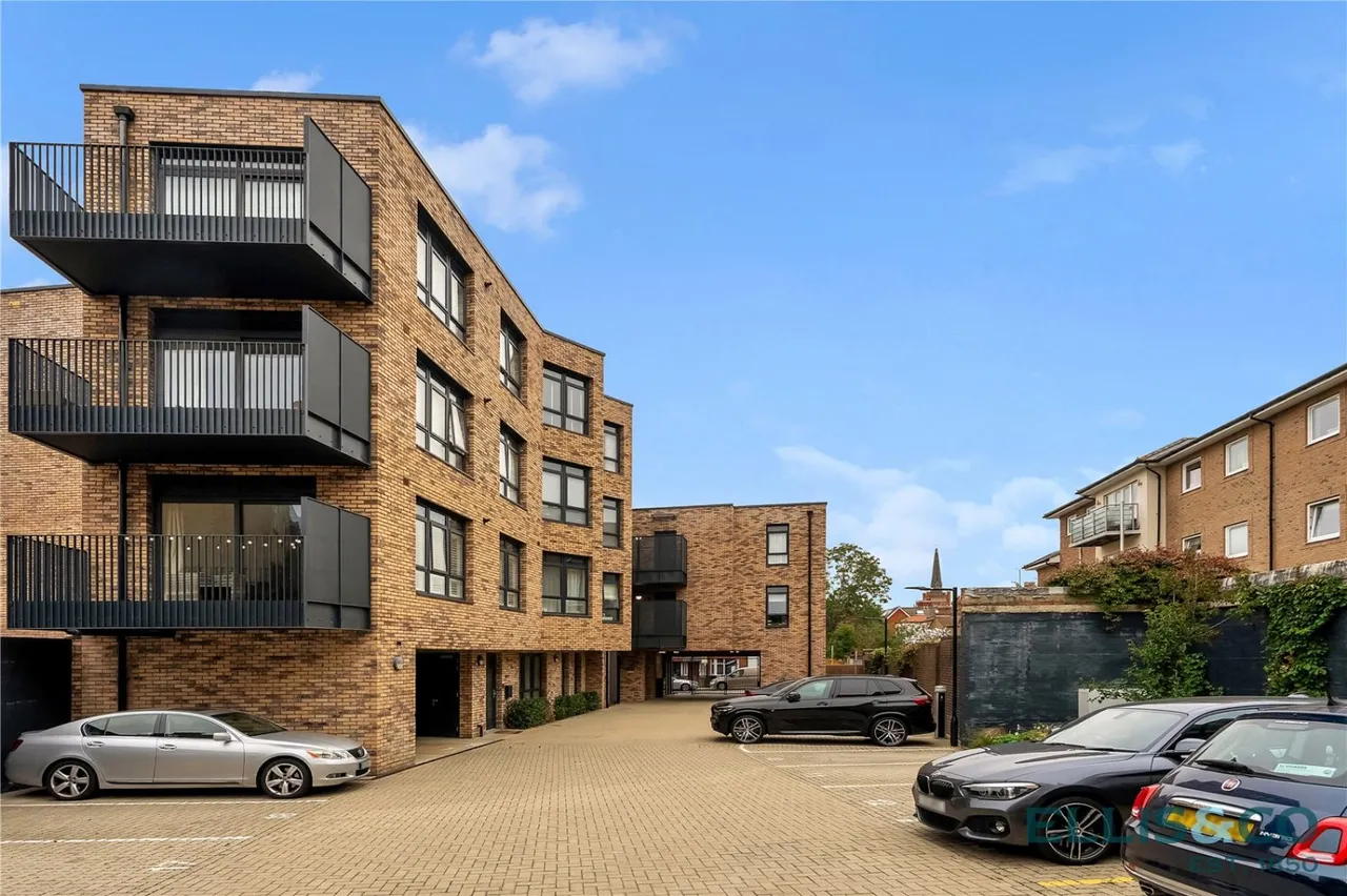 Ballards Lane, Finchley, N3, photo 14