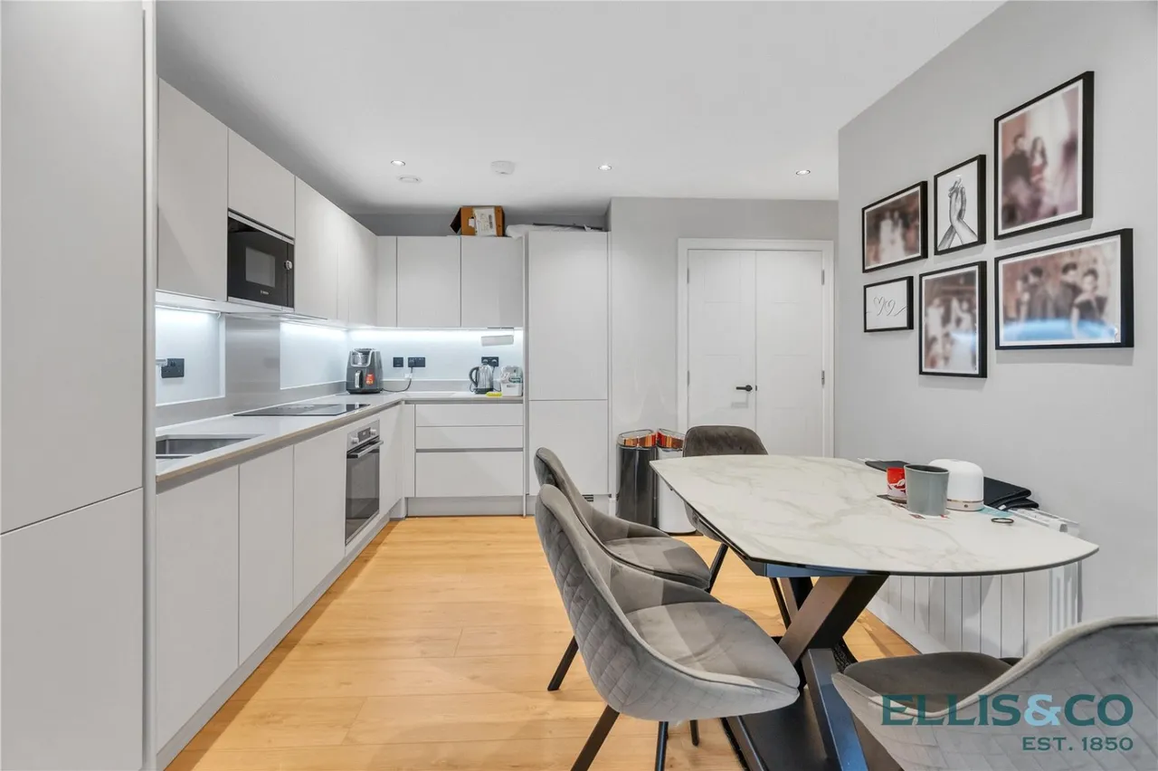 Ballards Lane, Finchley, N3, photo 8