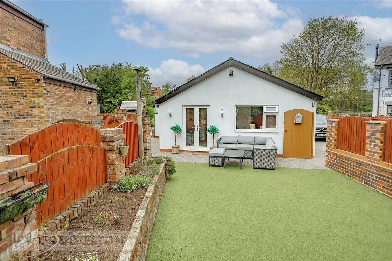 Chadderton Fold, Chadderton, OL1, photo 24