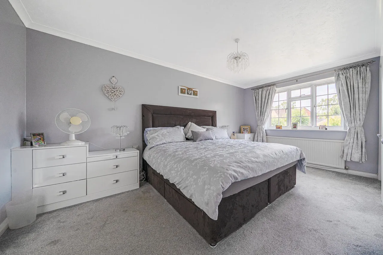 Walden Lodge Close, Devizes, SN10, photo 7