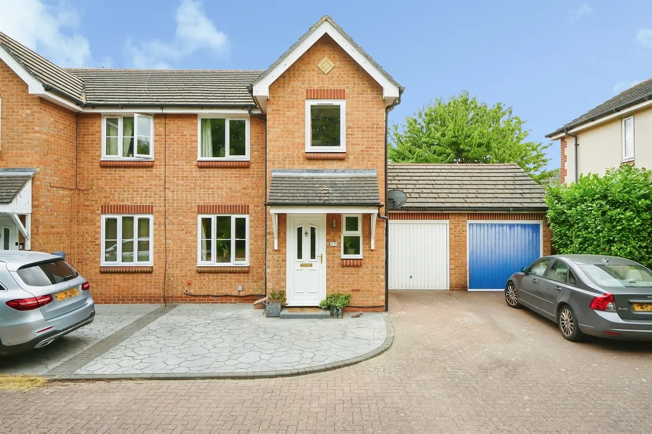 3 bed house for sale — Blackwater Way, Didcot