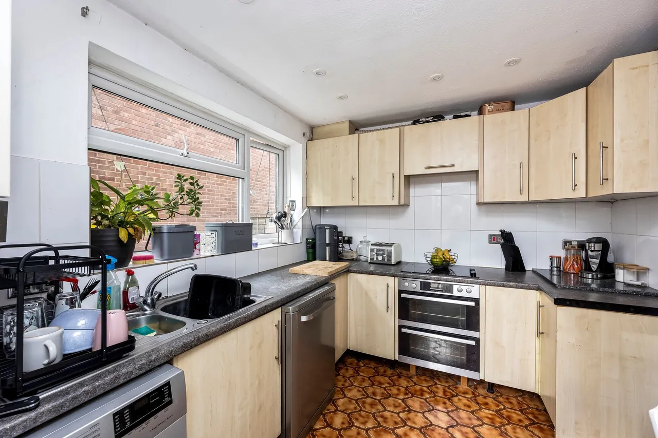 Collingwood Road, Horsham, RH12, photo 5