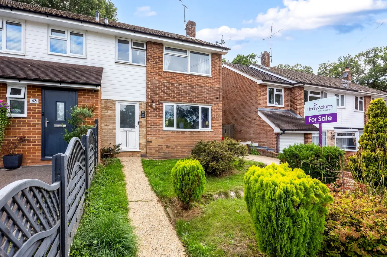 3 bed property for sale, Collingwood Road, Horsham, RH12