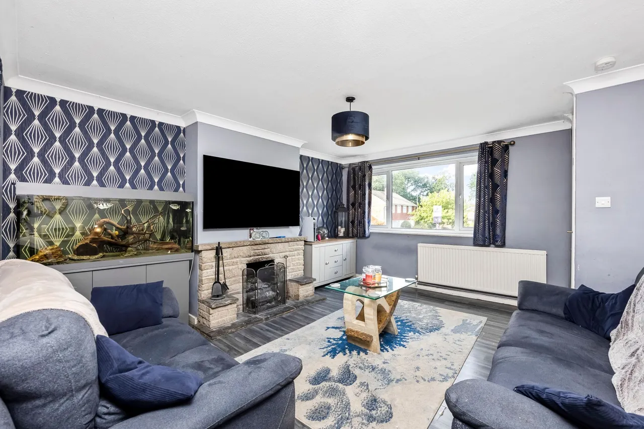 Collingwood Road, Horsham, RH12, photo 3