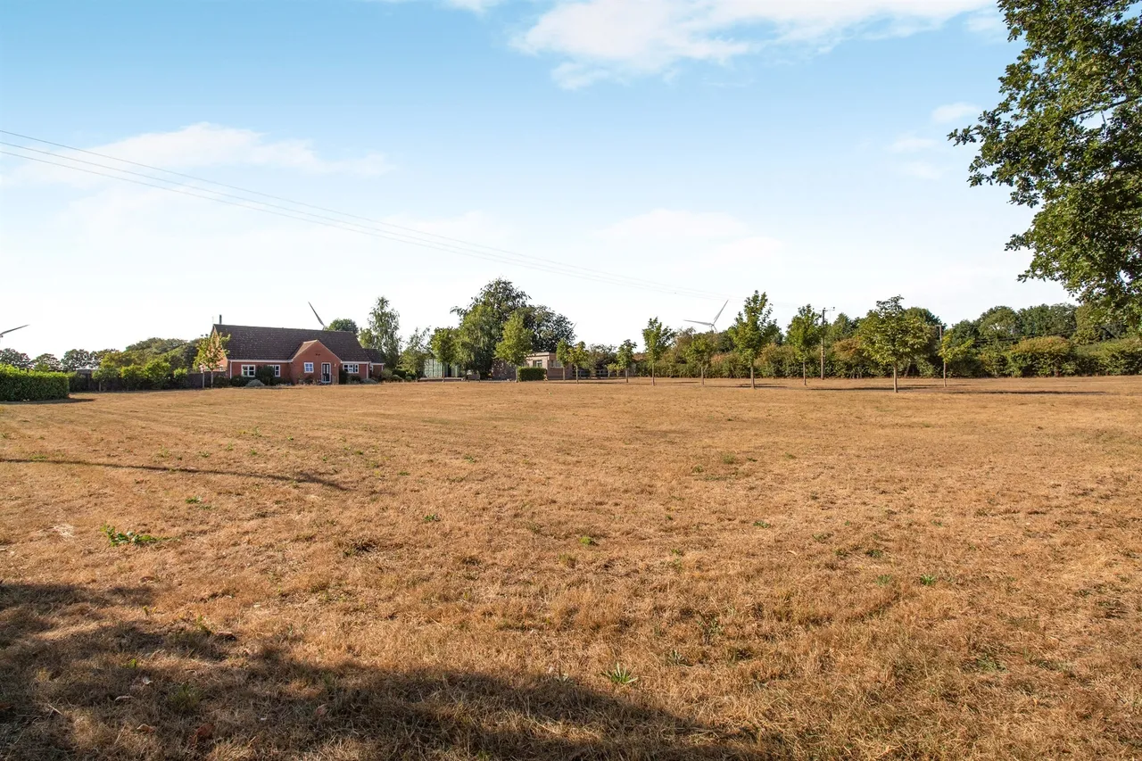 Hillborough Road, North Pickenham, PE37, photo 2