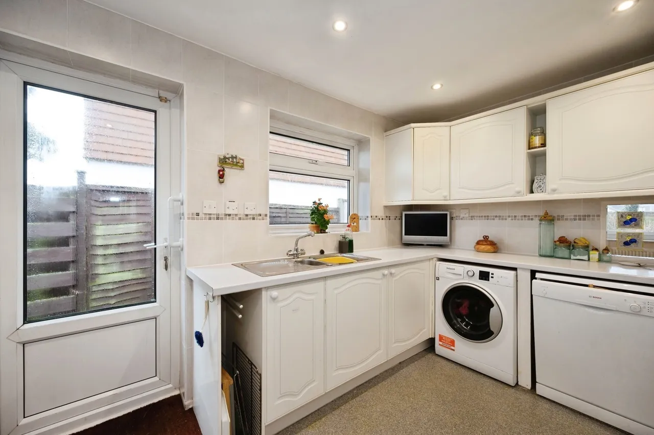 Goldring Close, Hayling Island, PO11, photo 7