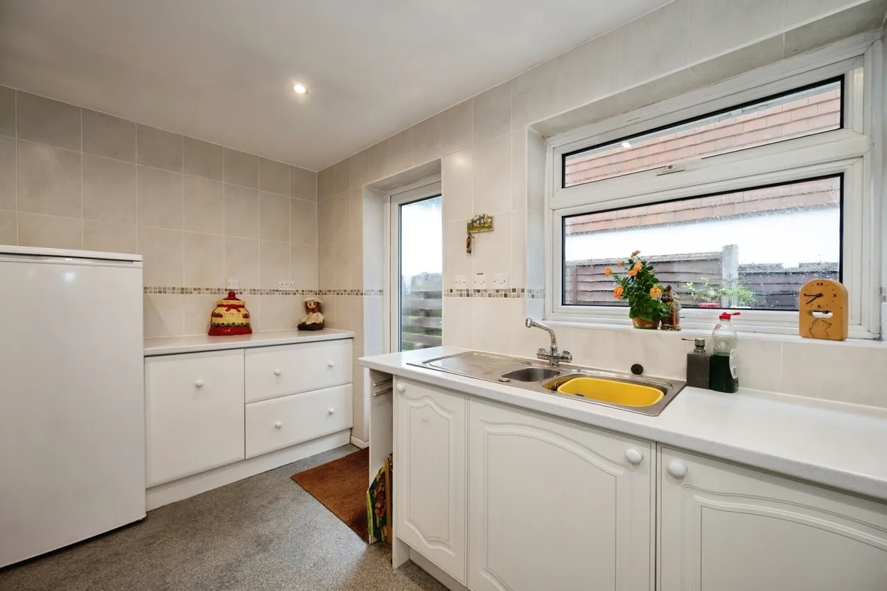 Goldring Close, Hayling Island, PO11, photo 8