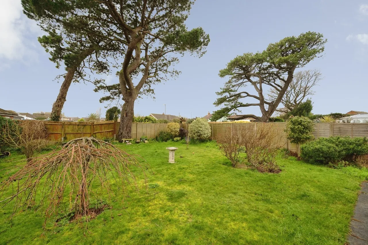 Goldring Close, Hayling Island, PO11, photo 10