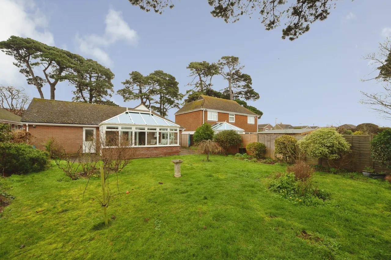 Goldring Close, Hayling Island, PO11, photo 11