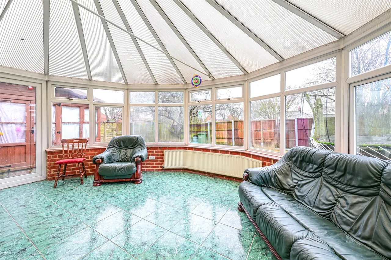 Harpers Road, Ash, Guildford, Surrey, GU12 6BX, photo 5