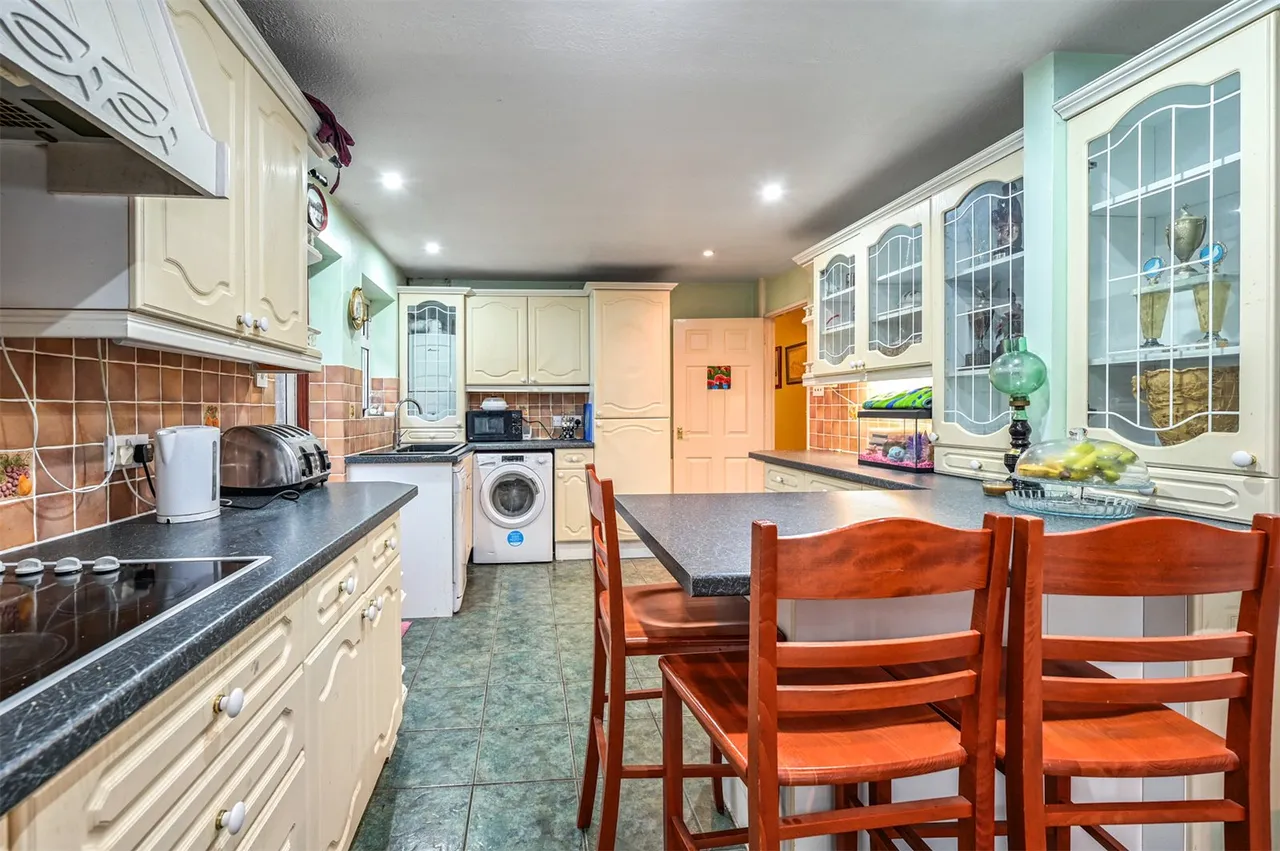 Harpers Road, Ash, Guildford, Surrey, GU12 6BX, photo 2