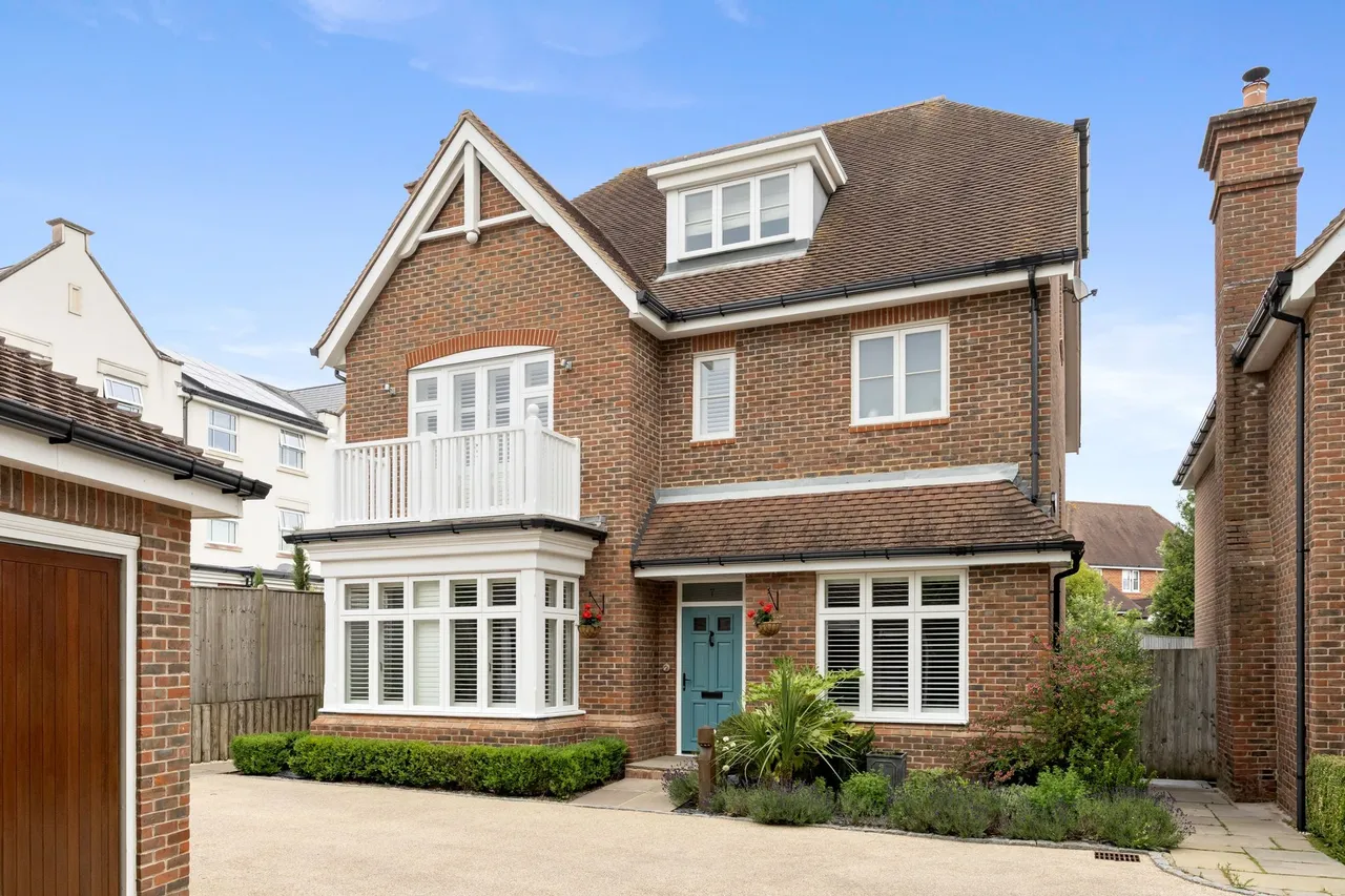 5 bed property for sale, River Walk, Horsham, RH12