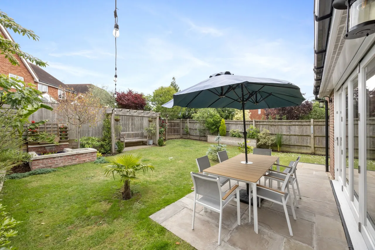 River Walk, Horsham, RH12, photo 4