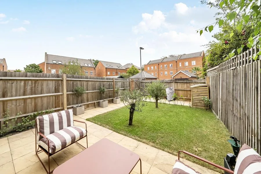 Denman Drive, Newbury, RG14, photo 17