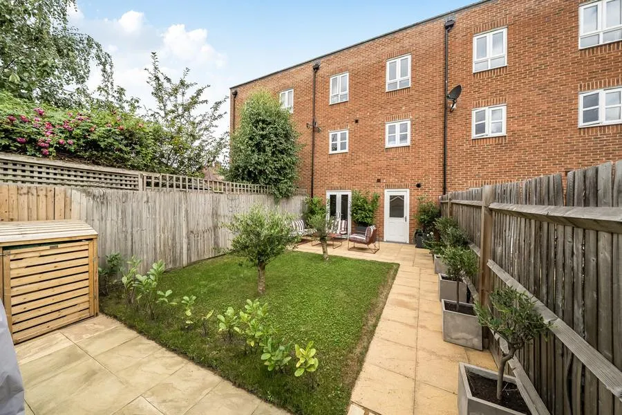 Denman Drive, Newbury, RG14, photo 19