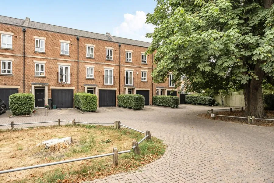 Denman Drive, Newbury, RG14, photo 21