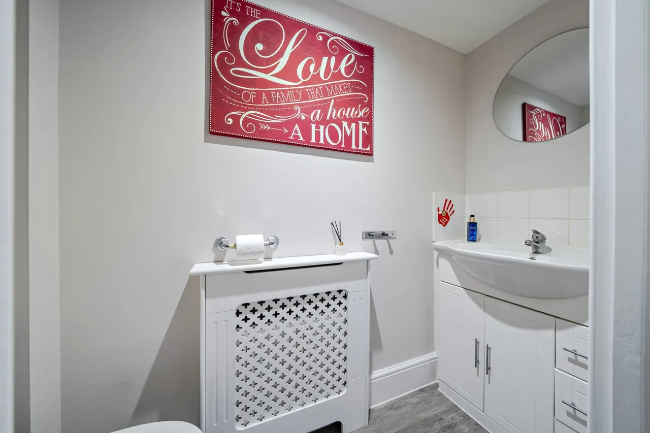 Axminster Crescent, DA16, photo 14