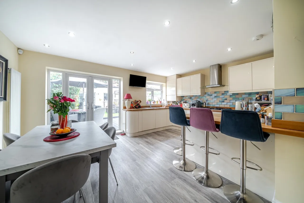 Axminster Crescent, DA16, photo 3