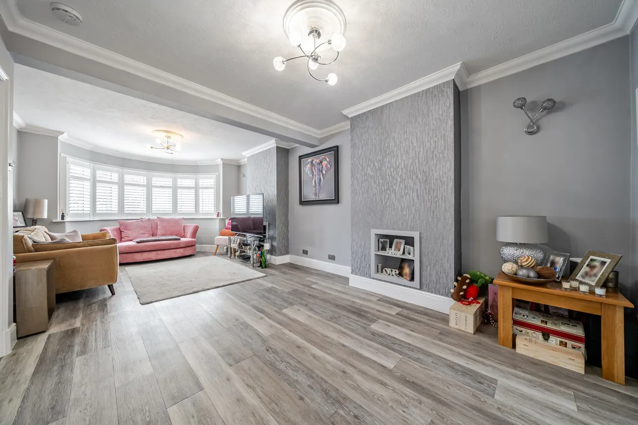 Axminster Crescent, DA16, photo 13