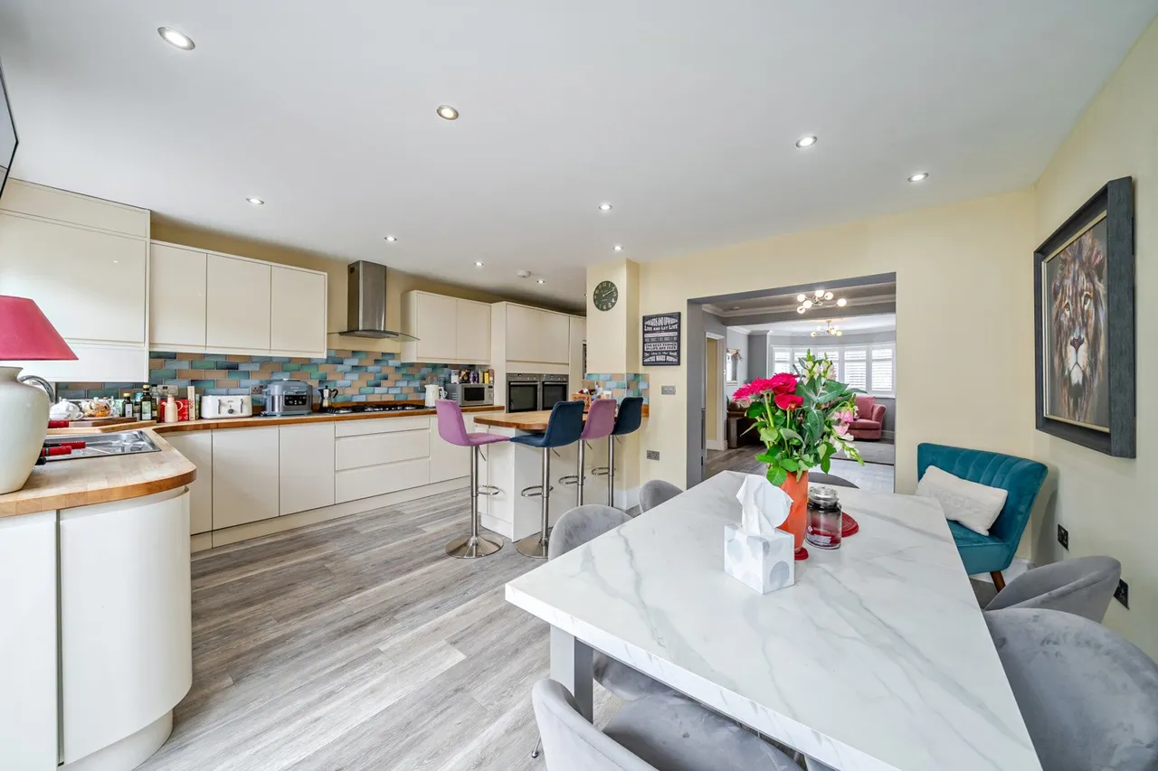 Axminster Crescent, DA16, photo 4