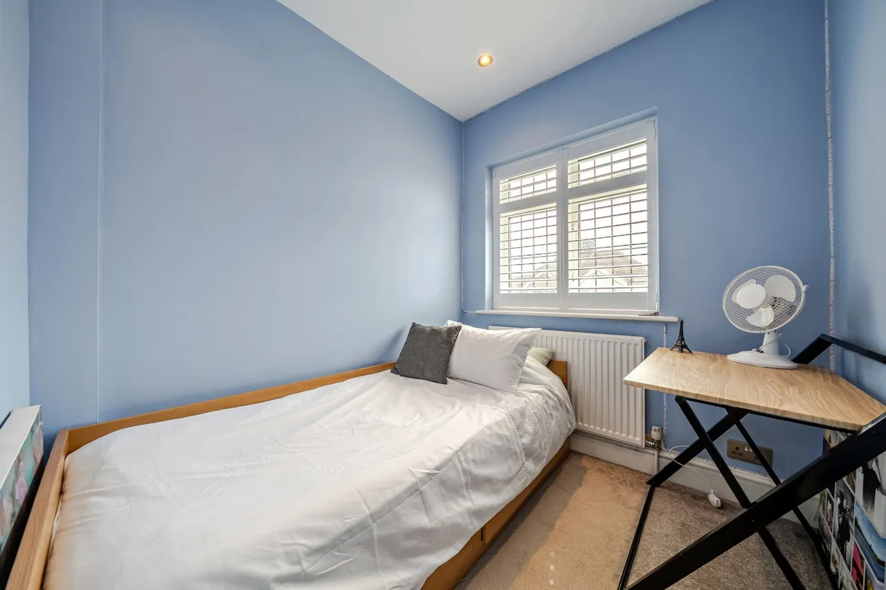 Axminster Crescent, DA16, photo 8