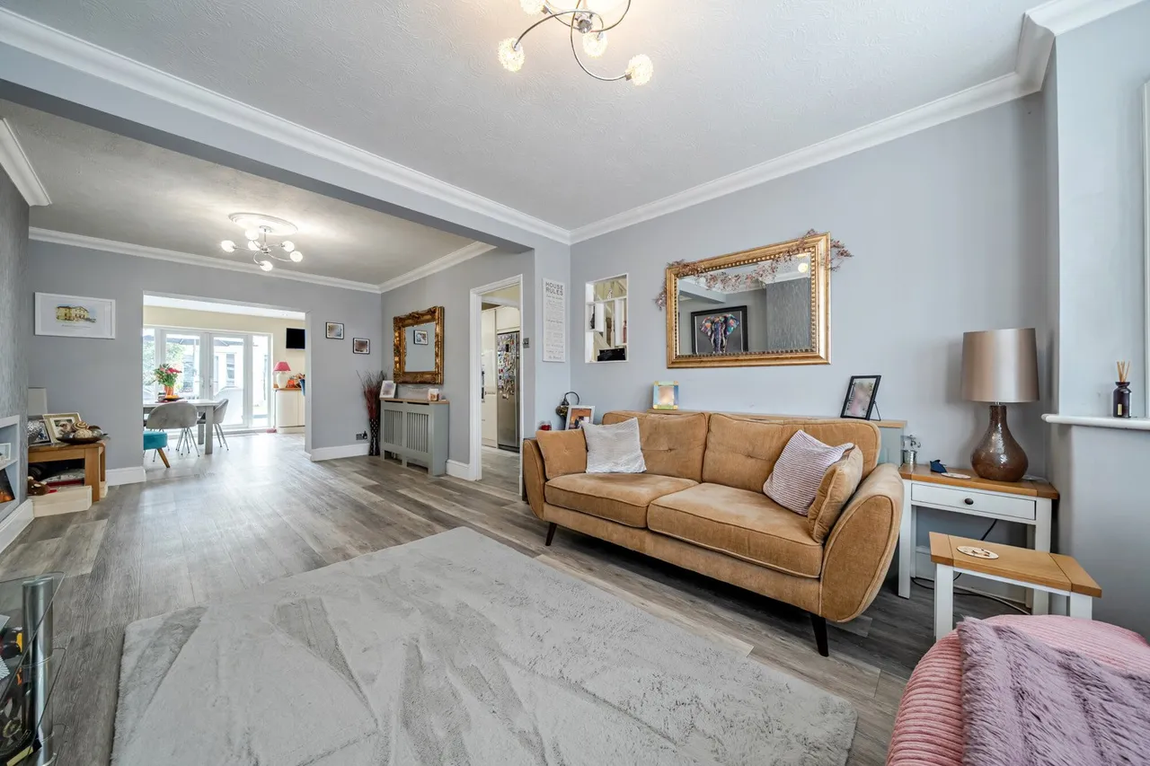 Axminster Crescent, DA16, photo 2