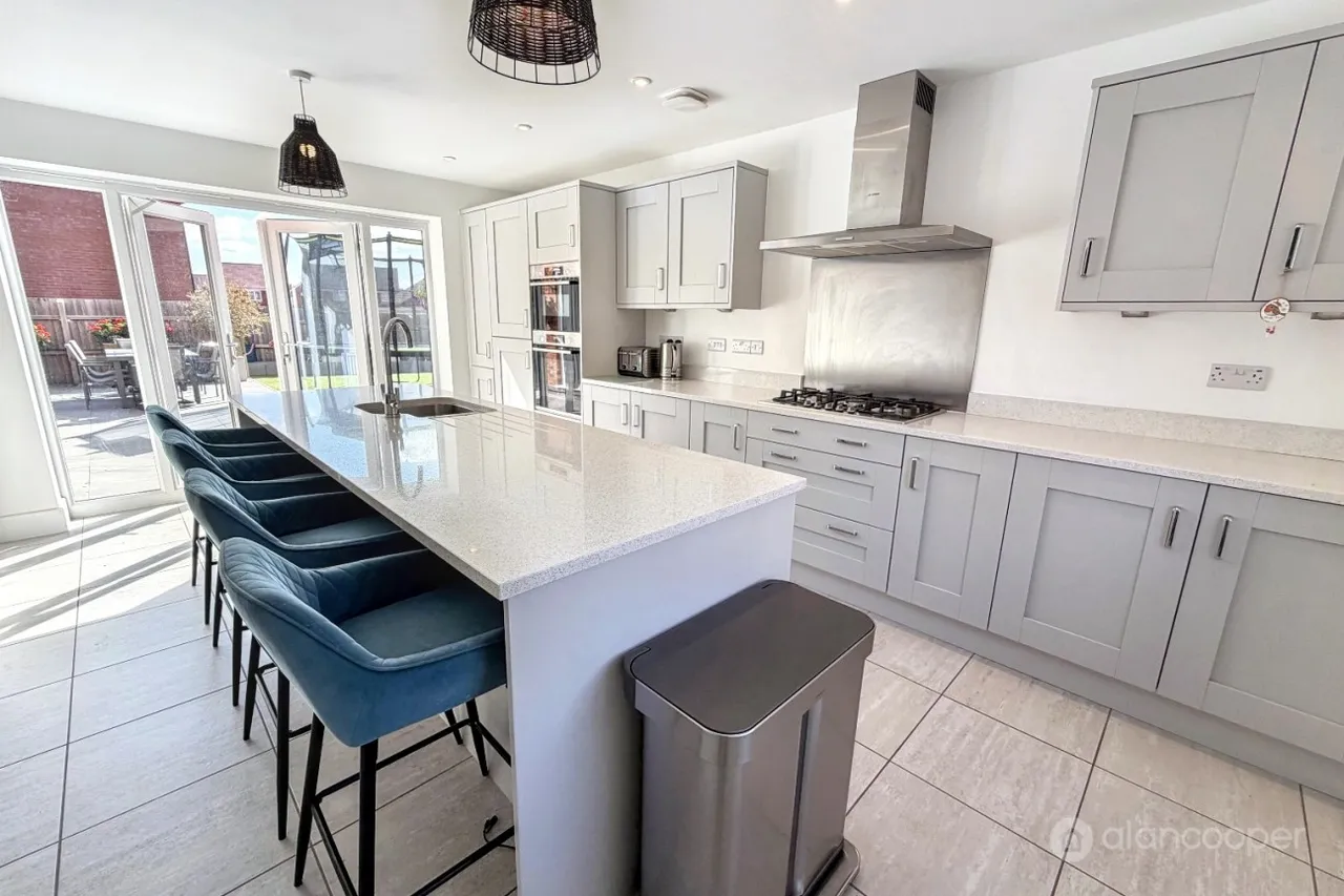 Wyandotte Lane, Nuneaton, CV11, photo 8