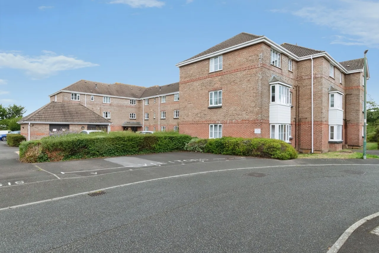 Saffron Way, Knighton Heath, BH11, photo 13