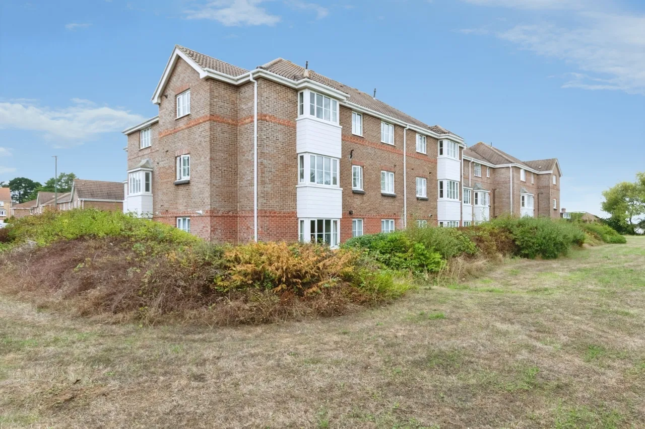 Saffron Way, Knighton Heath, BH11, photo 12