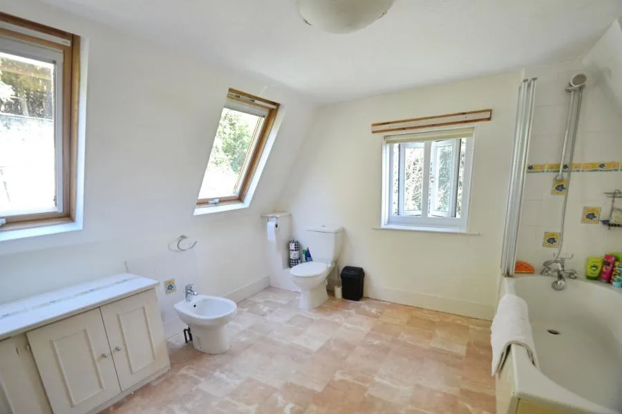 Mitchell Avenue, Ventnor, PO38, photo 6