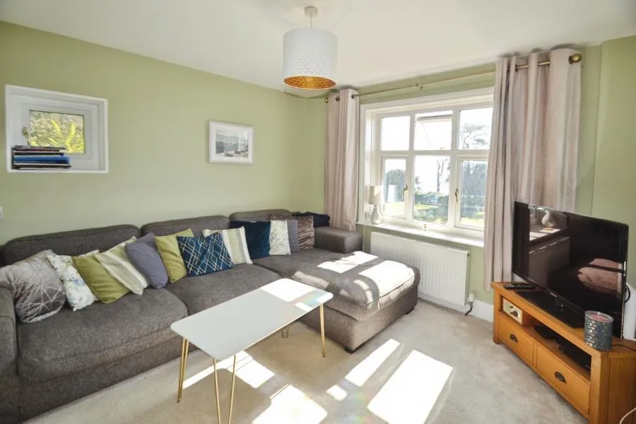 Mitchell Avenue, Ventnor, PO38, photo 18