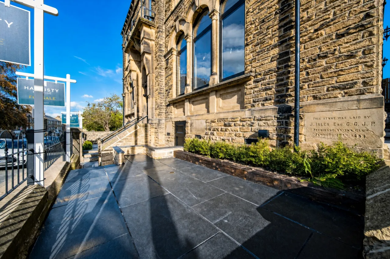 Old Road, Farsley, LS28, photo 16