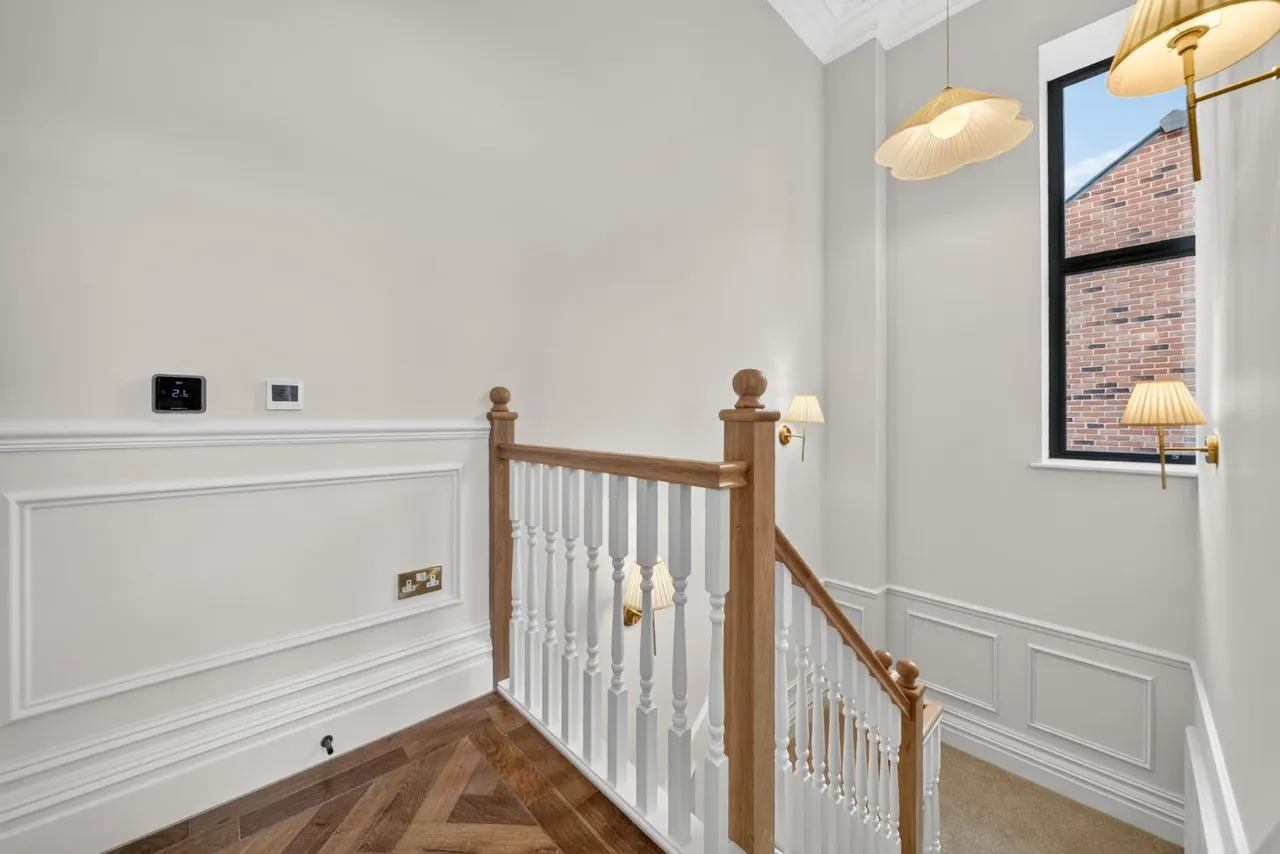 Old Road, Farsley, LS28, photo 10