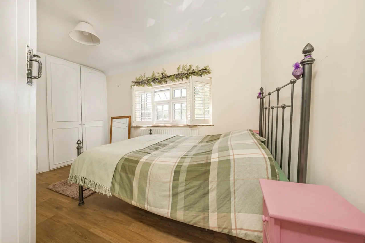 Redlands Lane, Ewshot, GU10, photo 12