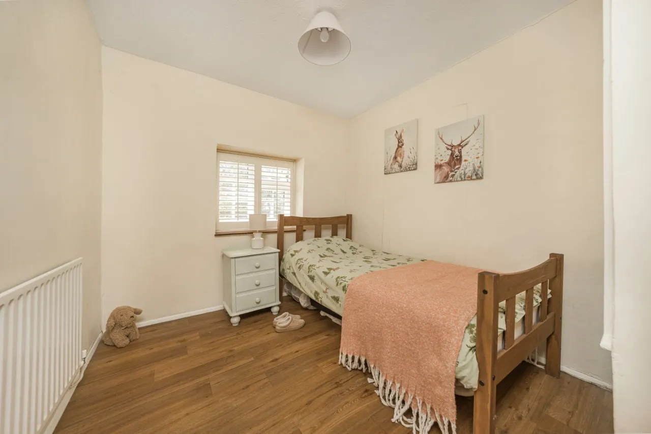 Redlands Lane, Ewshot, GU10, photo 14