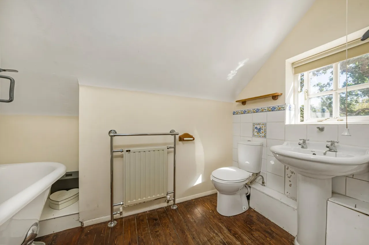 Redlands Lane, Ewshot, GU10, photo 21