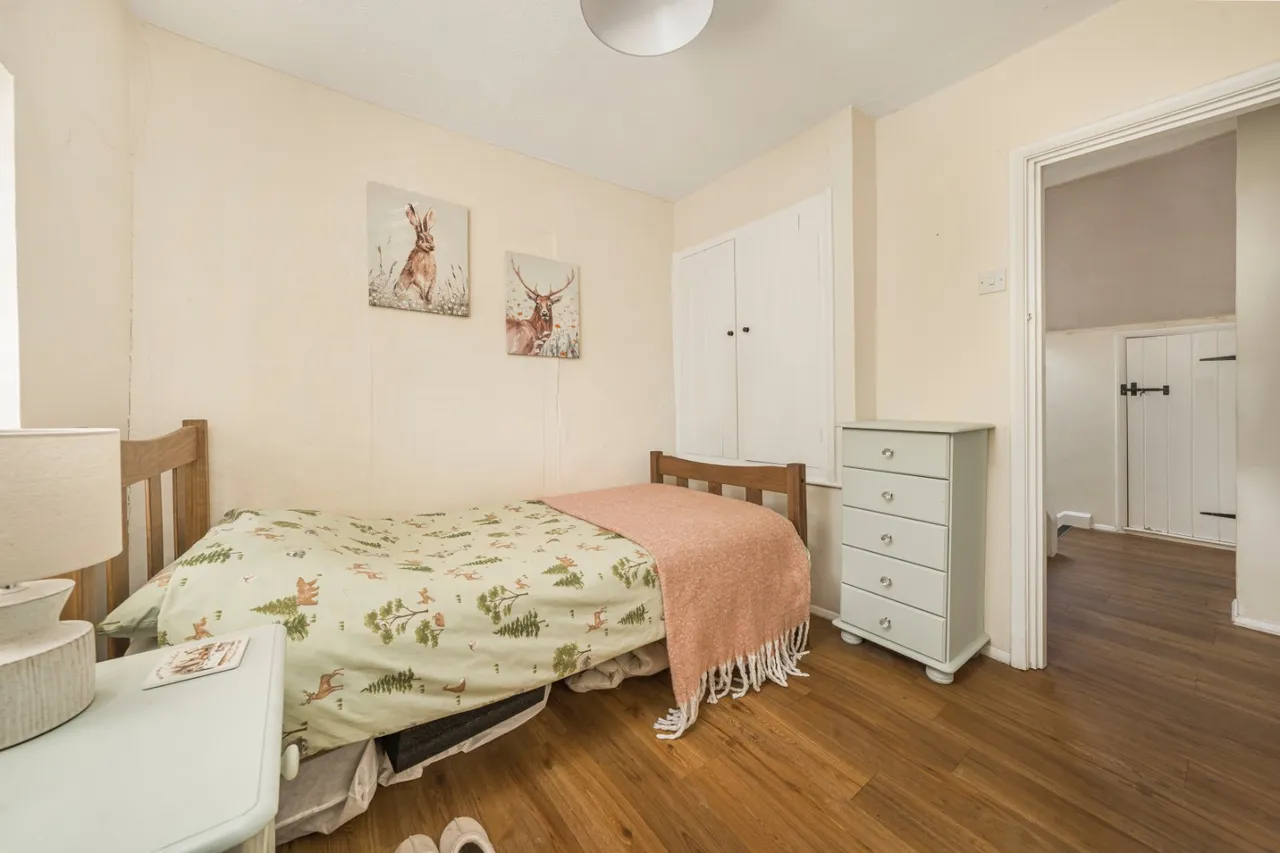 Redlands Lane, Ewshot, GU10, photo 15