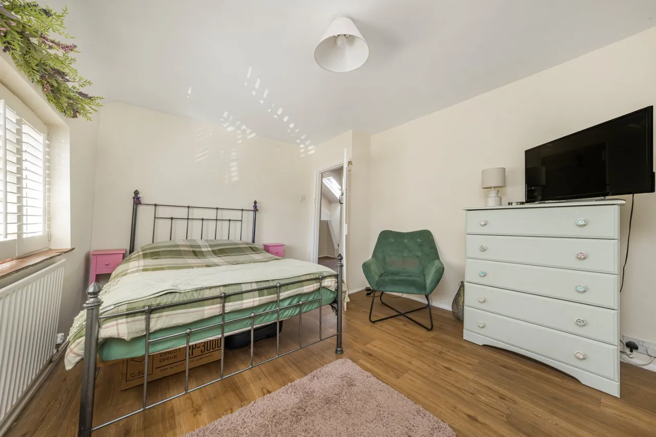 Redlands Lane, Ewshot, GU10, photo 13