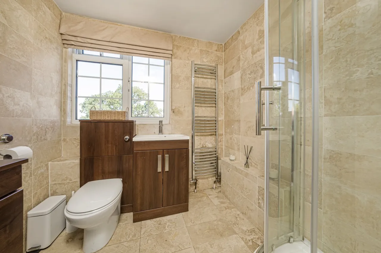 Redlands Lane, Ewshot, GU10, photo 19