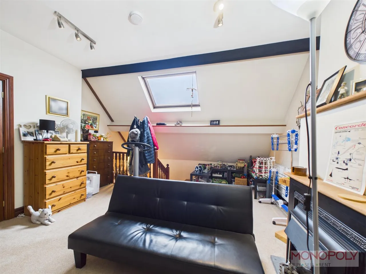 High Street, Overton, LL13, photo 23