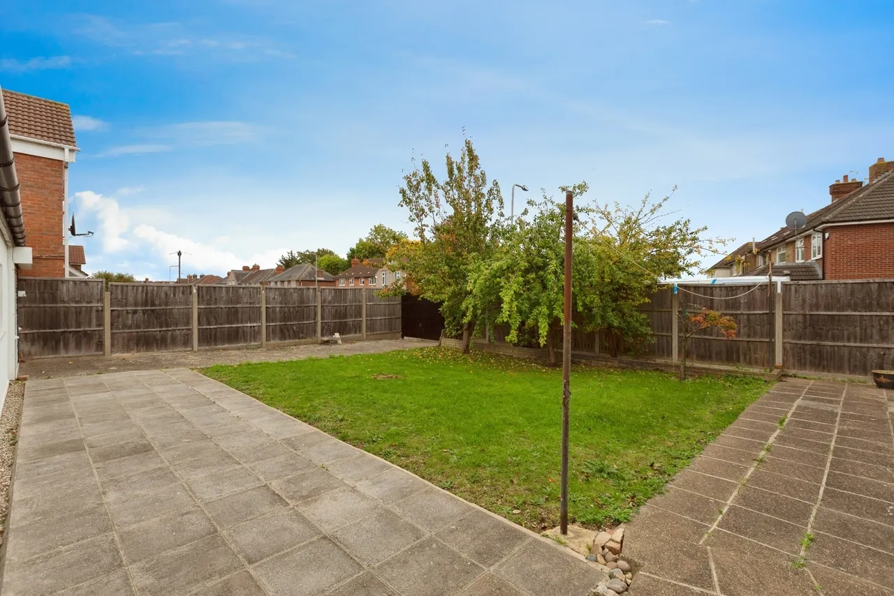 Tomswood Hill, Ilford, IG6, photo 24