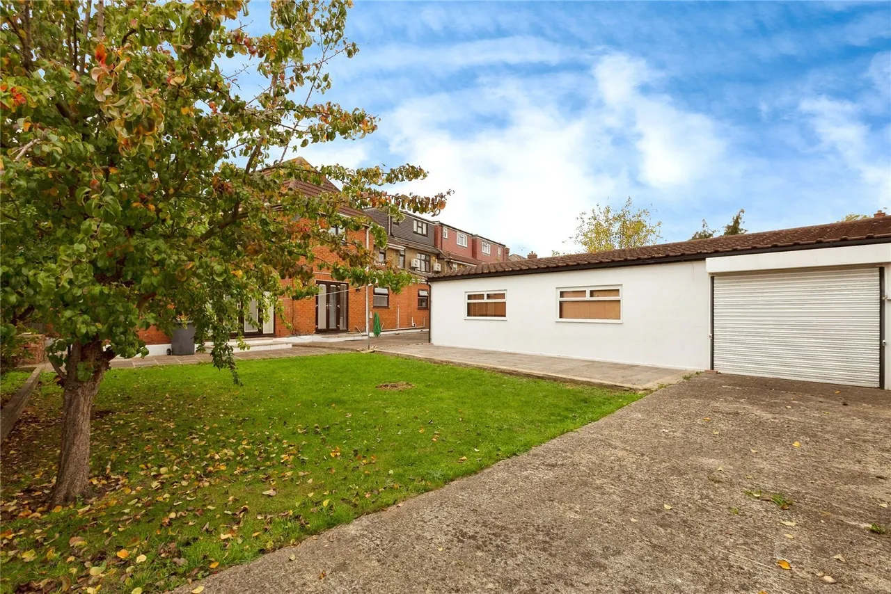 Tomswood Hill, Ilford, IG6, photo 25