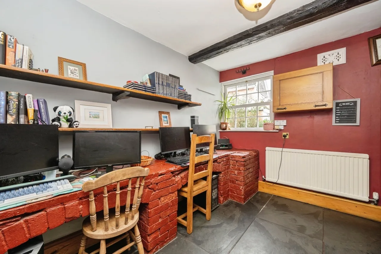 Fazeley Road, Tamworth, B78, photo 18