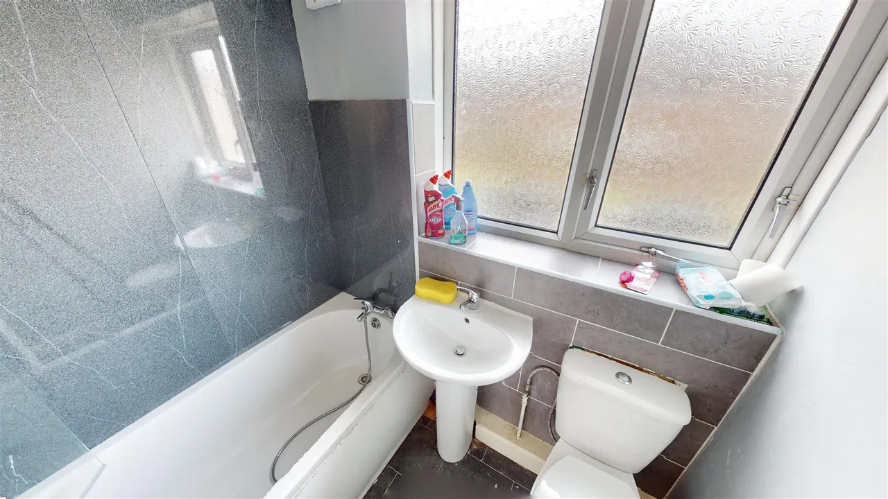 Nevis Grove, Bolton, BL1 6RP, photo 6